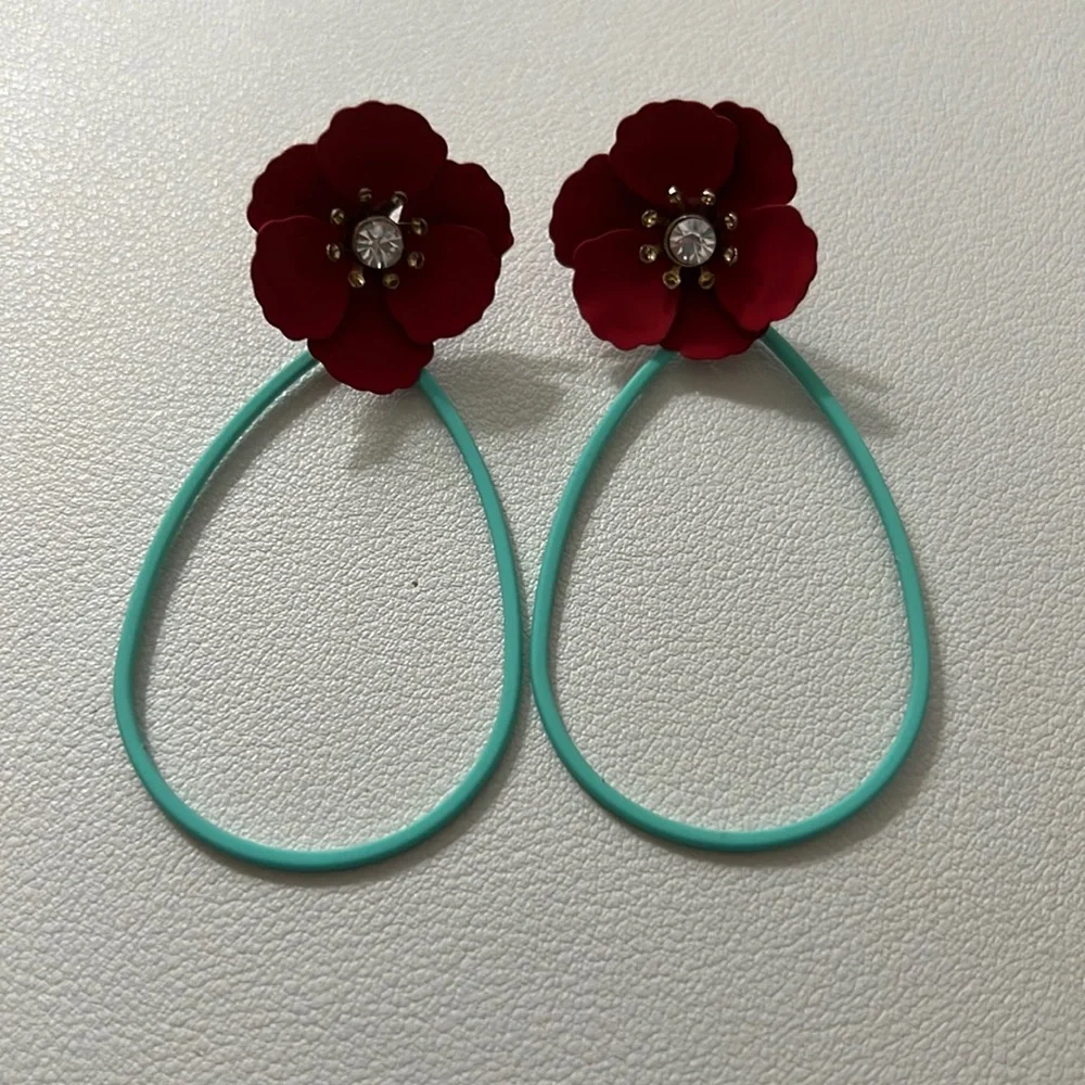 Dangle earrings - Picture 1 of 3